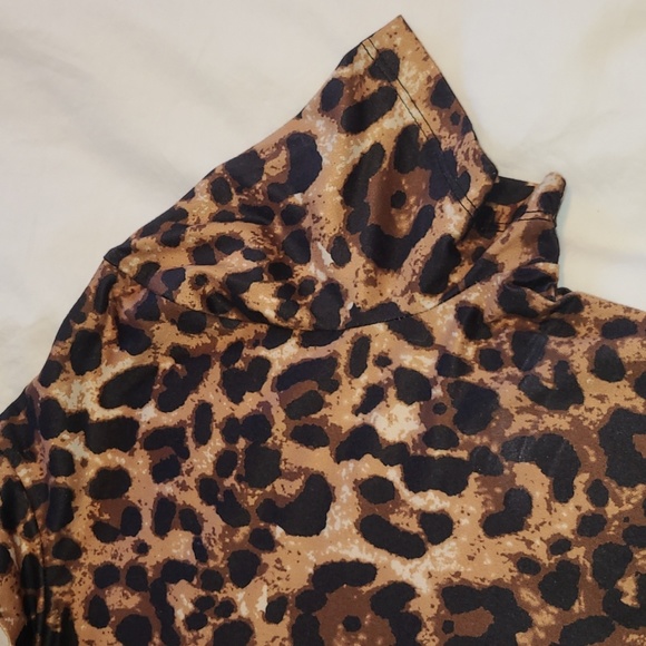2 for $25  Leopard print mock turtleneck short sleeve bodysuit - Picture 4 of 5